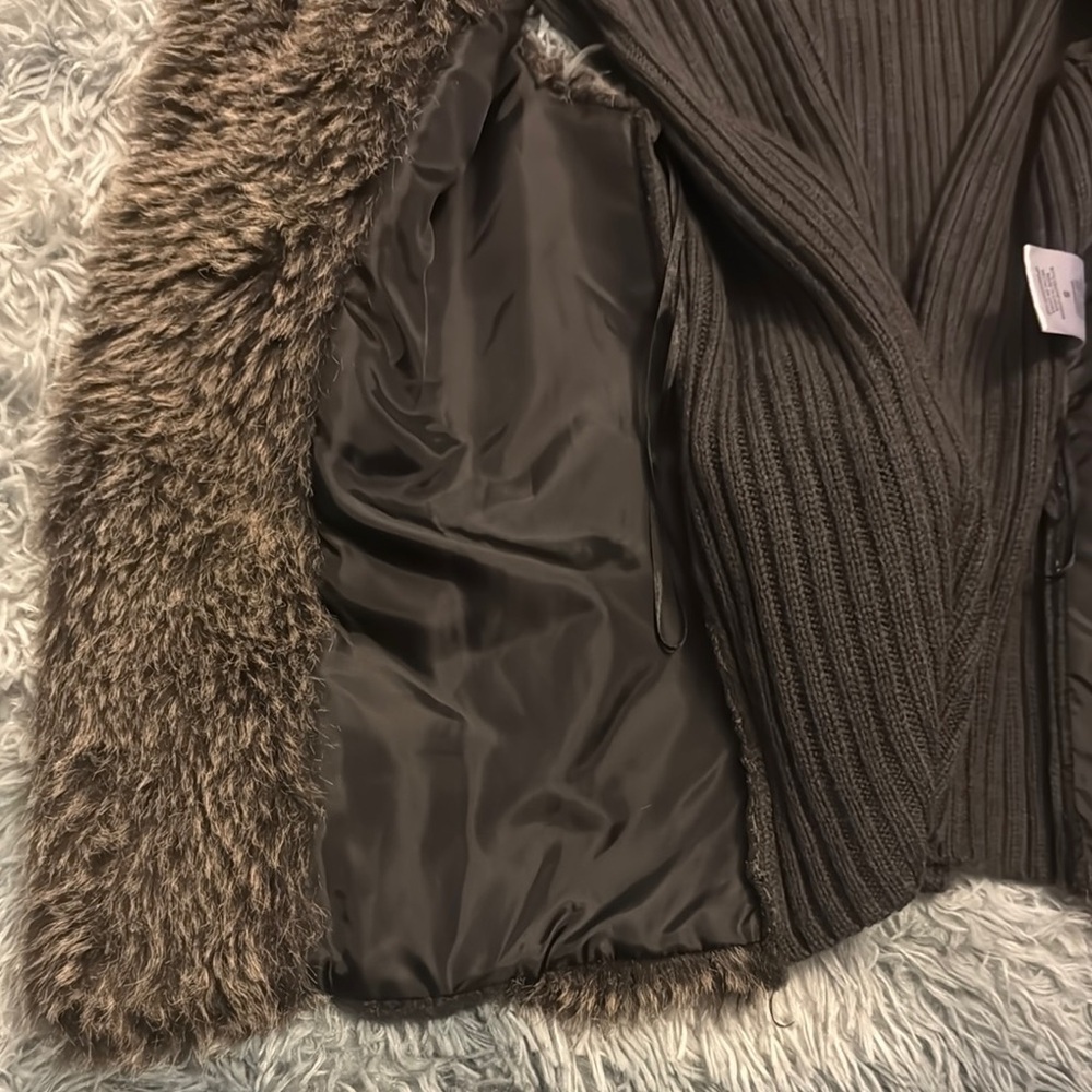 XOXO Brown and Gray Cozy Vest with Fluffy Texture - Picture 6 of 10